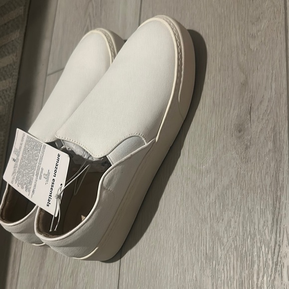 Amazon Essentials Classic White Slip-Ons - Picture 2 of 6